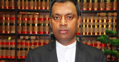 বিচারক ও আইনজীবী একটি পাখির দুই ডানা হওয়ায় বাস্তবে উভয়ের মর্যাদার সমতা না থাকায় বিচার বিভাগের প্রকৃত স্বাধীনতা আসছে না।